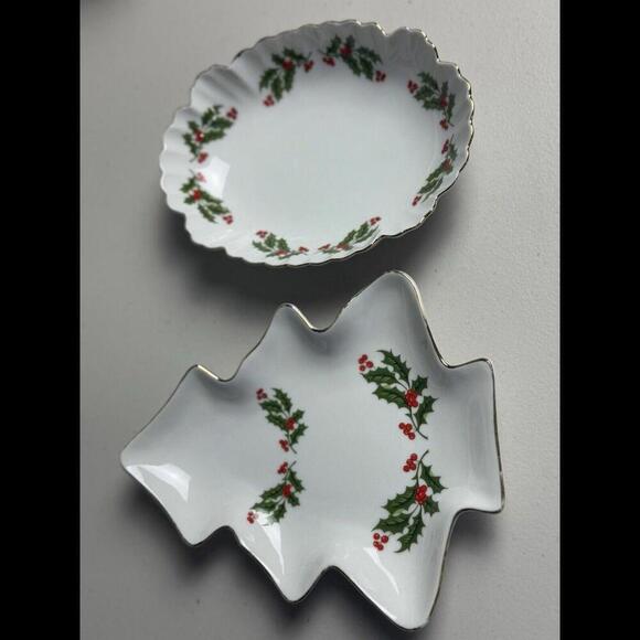 Kashima Christmas Holly Fine Porcelain Japan Trinket Dish Set Of 2 - Picture 1 of 6